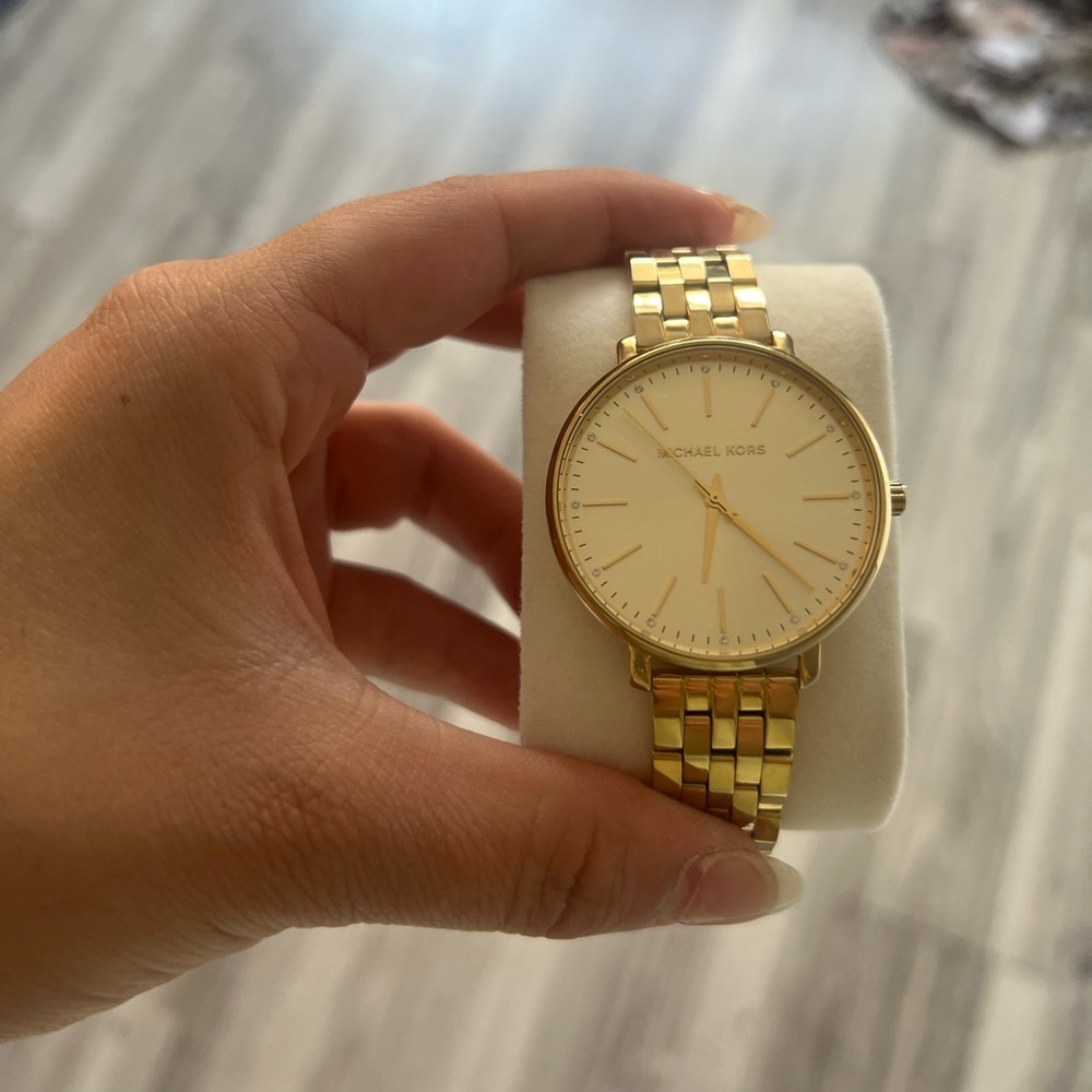 Mk watch